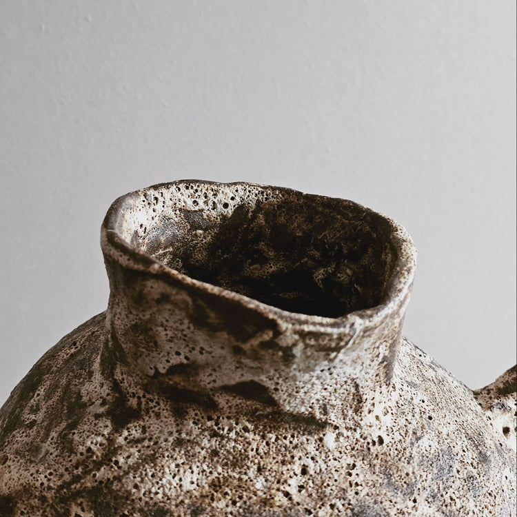 Fenice / vaso in grès nero stratificato