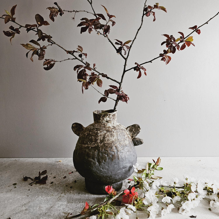 Fenice / vaso in grès nero stratificato