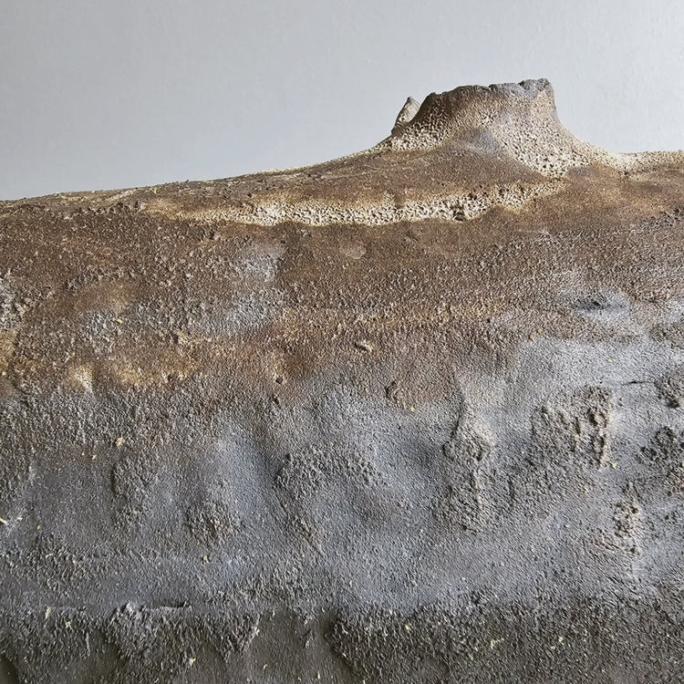 Pompei / vaso in grès e smalto nero vulcanico