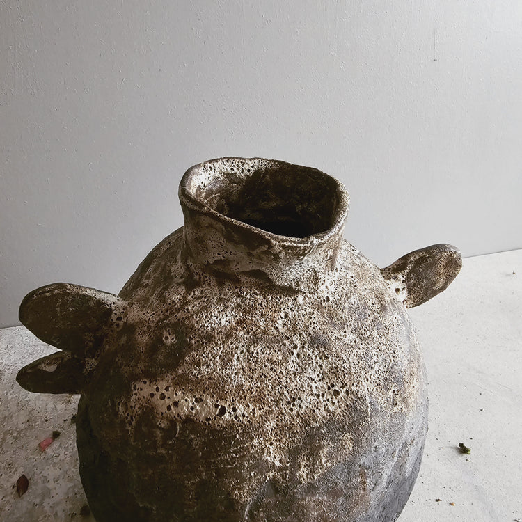 Fenice / vaso in grès nero stratificato