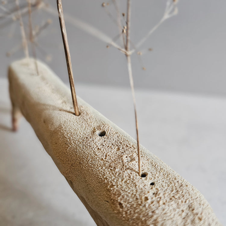 Animale / grès crema e smalti vulcanici