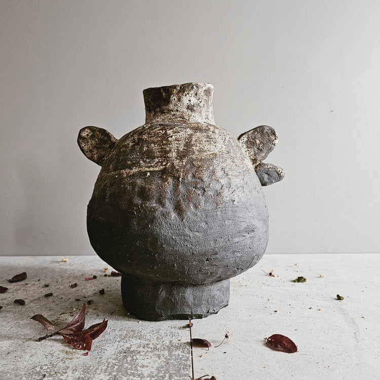 Fenice / vaso in grès nero stratificato