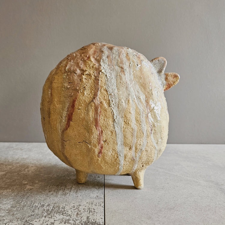 Pet / scultura in grès e smalti stratificati