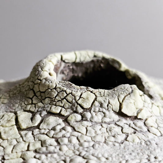 Efeso / vaso in grès rosso stratificato bianco