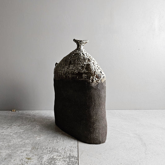 Pompei / vaso in grès nero e smalto crepato