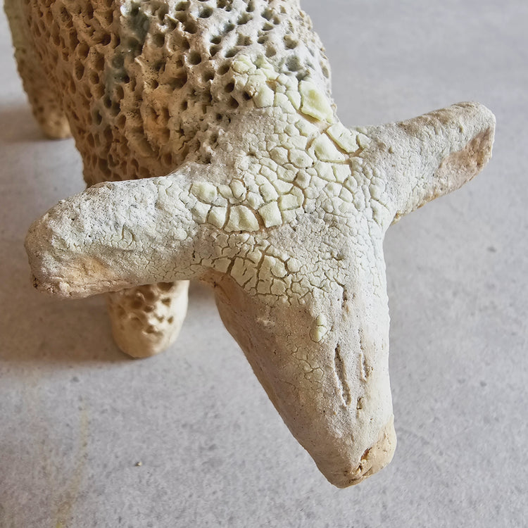 Animale / grès crema e smalti vulcanici