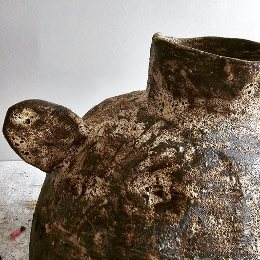 Fenice / vaso in grès nero stratificato