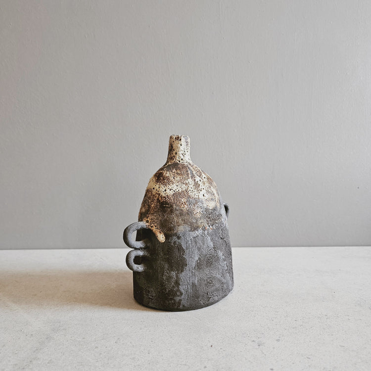 Piccolo vaso / grès nero e smalto ossidato