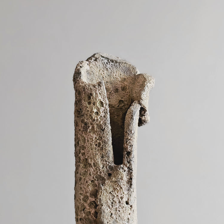 Naxos / vaso in grès crema stratificato bianco e nero