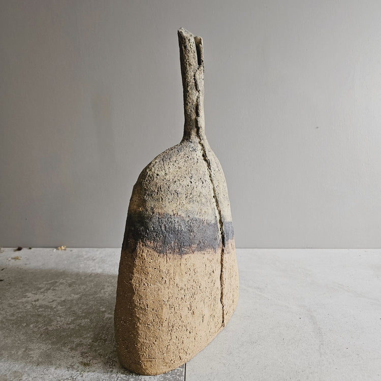 Naxos / vaso in grès crema stratificato bianco e nero