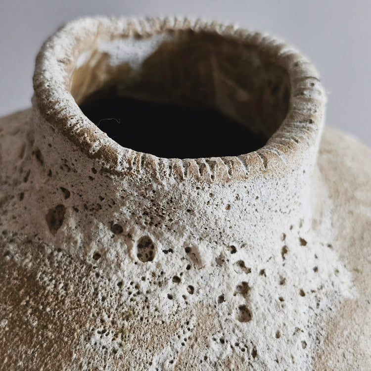 Efeso / vaso in grès rosso stratificato bianco